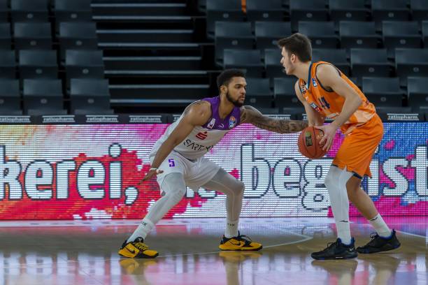 其成功并非 其成功并非